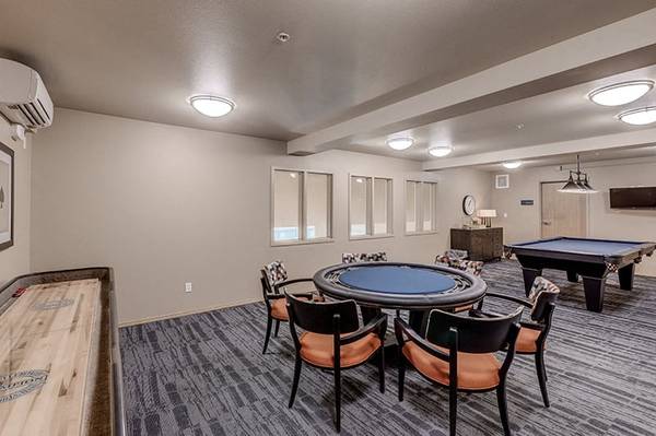 $1,318 / 2br - Walk-In Closets, Laundry Facilities, Free Weights (1717 Sheridan Road, Bremerton, WA)63811610715649123