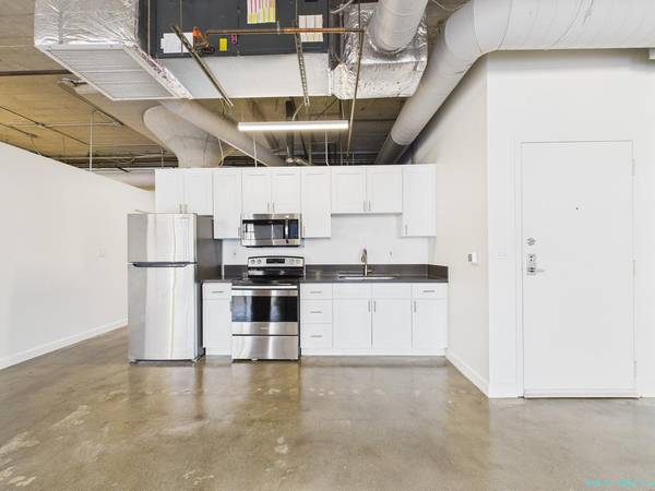 $4,600 / 1658ft2 - Spacious Loft In DTLA-Central Air & Heating-Quartz-Won't Last! (Downtown LA/Little Tokyo)63701092988675122