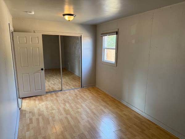 $1,550 / 2br - 2 Bed, 1 Bath, Fenced Yard, New Laminate Flooring, Free Applications (Lebanon)63851765505793124