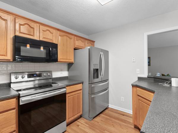 $550,000 / 3br - 2330ft2 - Updated Home walking distance to North Buncombe High School/Elementary (Weaverville)64029209284353123