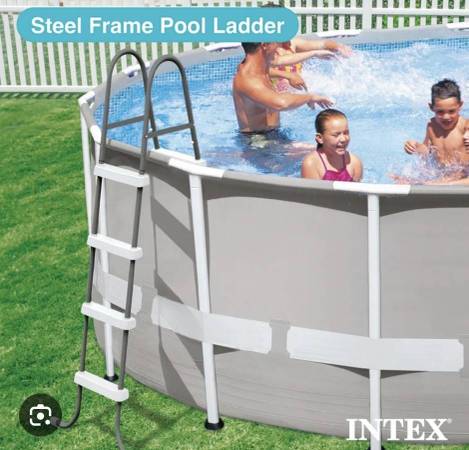 Above Ground Pool Ladder 1