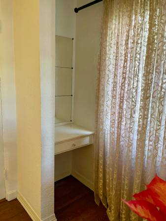 $1,600 / 1br - 230ft2 - Spacious Private Bedroom in Hollywood Knolls (Lake Hollywood)63701074085889122