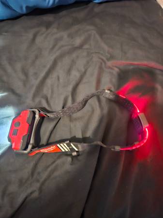 REDLITHIUM™ USB BEACON™ Hard Hat Light 1
