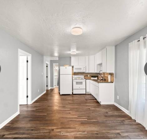 $1000.00 / 2br - 509 Clark Street64037559579905124