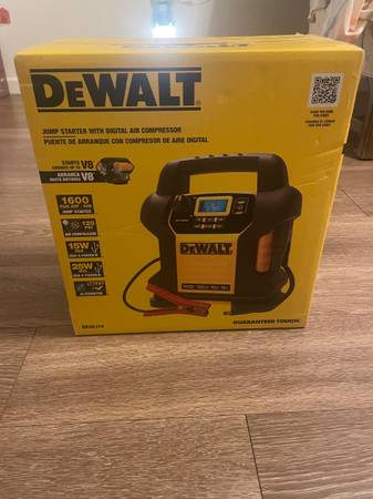 DeWALT Auto Jump Starter with Air compressor 1
