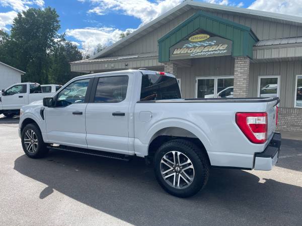 2022 Ford F-150 STX 5.0L - Photo 2
