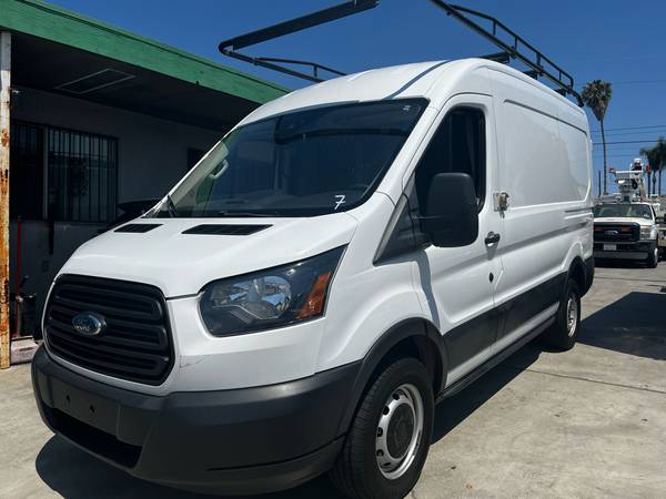 FORD TRANSIT 250 V6 DE 2019, FURGÓN CARGA DE 10 PIES CON RACK EN TECHO - $15,000 (LOS ÁNGELES)63623926938881122