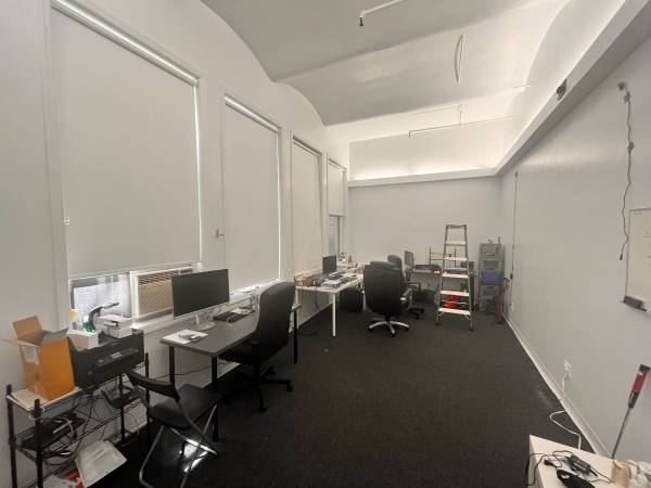 $1,550 / 340ft2 - Private Office Space in Downtown (Downtown)63854289305347120