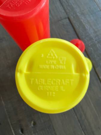 Vintage Ketchup & Mustard Plastic Squeeze Condiment Bottles - $4 (Arlington Heights)63438988424705124