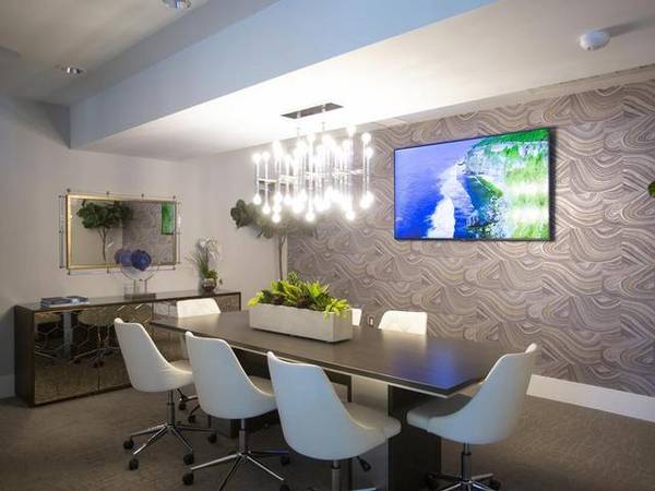 $2,929 / 1br - 701ft2 - Unbeatable 1 BR/1 BA in Downtown Glendale  Luxe Amenities A (Glendale)63953079198083121