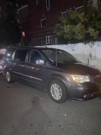 Town and Country - $5,000 (Brooklyn)63654714251393120