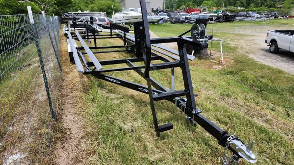 Pontoon Trailer 24' Tritoon Trailer - $1 (Hot Springs National Park)63471311403523122