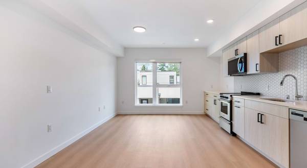 Tile backsplash in kitchen, Decks and balconies, 1