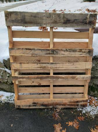 Wood Pallet - Free 1
