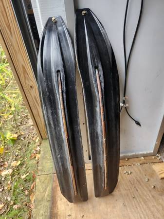 Polaris Snowmobile RMK Skis pre-Gripper 1