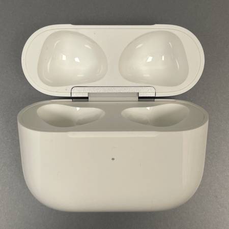 AirPods (3rd Generation) CASE ONLY 1