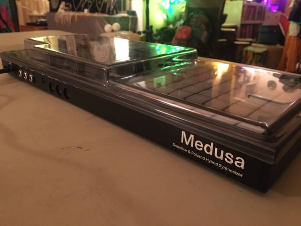 Dreadbox/Polyend Medusa 6-voice Synthesizer w/Decksaver 1