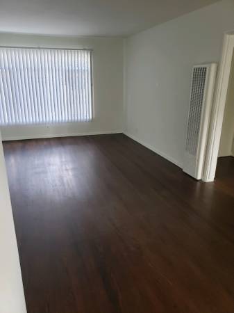 $1,800 / 1br - 650ft2 - Lovely & Spacious 1+1, Hardwood, Upper, Stove, Fridge, Parking (11869 Washington Place, Los Angeles, CA)63701073899139123