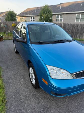 2007 FORD FOCUS SE 52K LOOKS AND RUNS NEW - $6,500 (Derry)63486553184001124