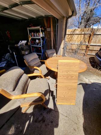 Table/ kitchen/ table and chairs. 1/12/26 1
