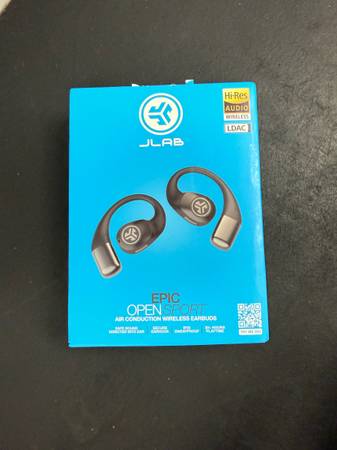 Earbuds 1