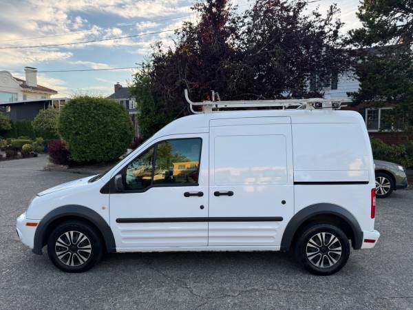 Furgoneta de carga Ford Transit Connect 2010 con estanterías - $4,250 (Seattle)63623466168451122