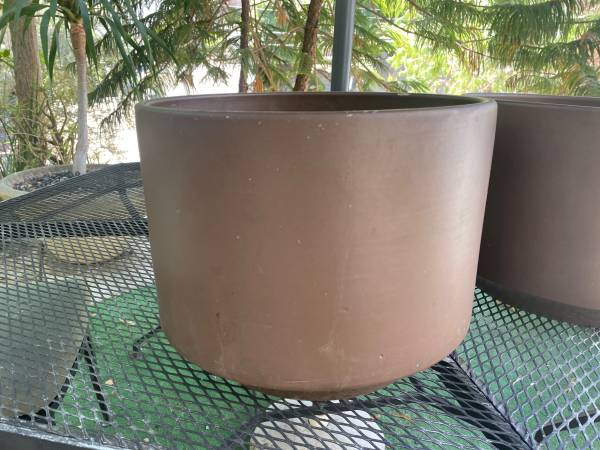 Two Cylinder Gainey C-14 Planters - $200 (Hollywood Hills)63470806780419120