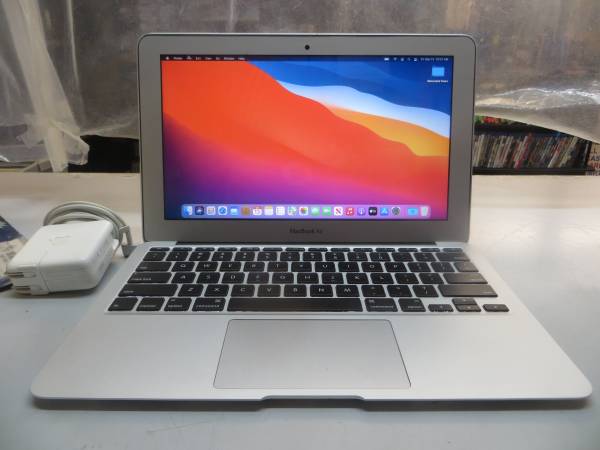 Apple Macbook Air 11" 4gb Ram i5 128gb HDD 2013 with Charger 1