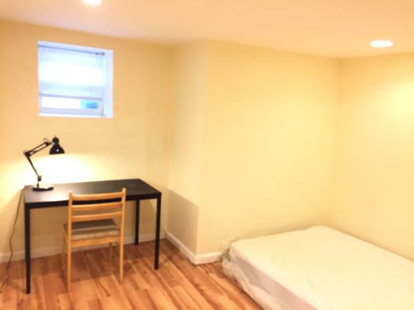 $975 / 150ft2 - furnished garden-level bedroom 8-min Porter Square parking (porter square/Somerville/Harvard/MIT)63863135819907123