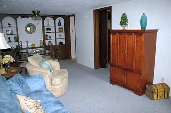 $730 / 288ft2 - Fully Equipped Kitchen, Garden-style Community, Built-In Bookshelves63974188959362123