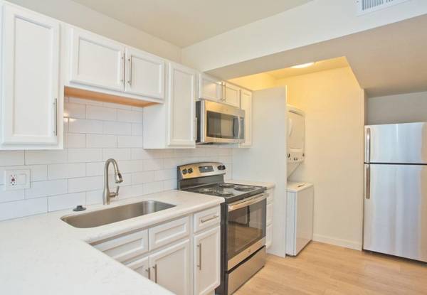 $979 / 1br - 630ft2 - Refrigerator, Disposal, Dishwasher, Patio/Balcony64024990610947122