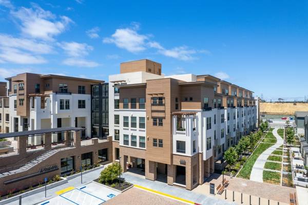 $4,338 / 1br - 791ft2 - Elevators, Coat Closets, 1bd (burlingame)63928407998338124