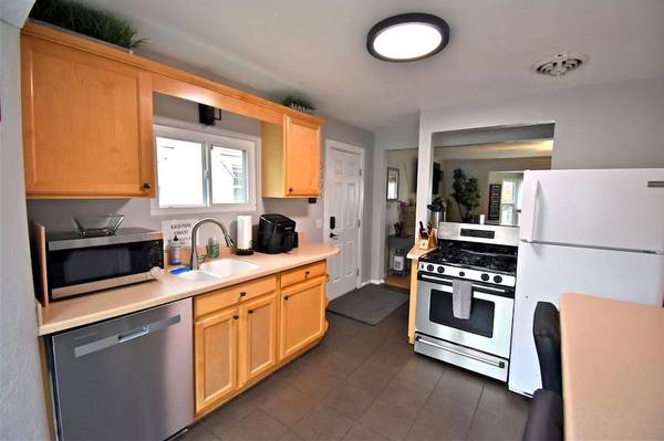 $2,552 / 3br - Refugio en Sugarhouse con espacio, estilo y un patio para disfrutar63674363470851124
