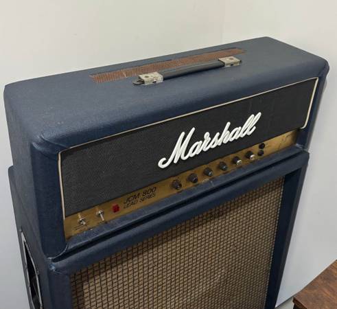 Marshall JCM-800 1