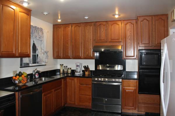$1,050 / 1br - @@@ 1 Private Bedroom in Upstairs Shared Unit at Daly City @@@ (Daly City)63790096541955121