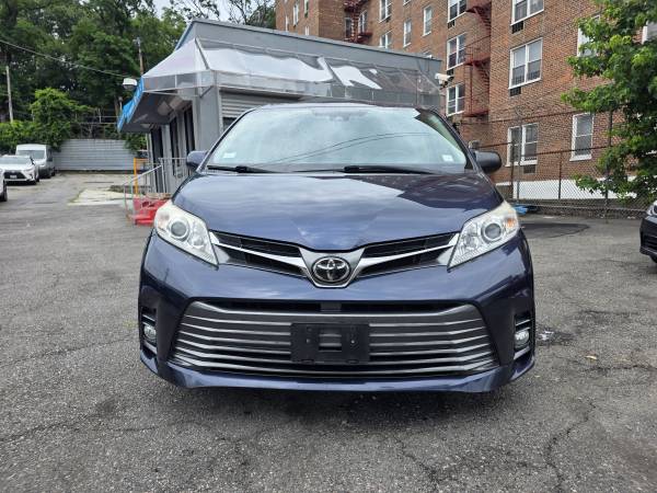 2019 Toyota Sienna XLE FWD - $20,500 (Flushing)63618003673859120