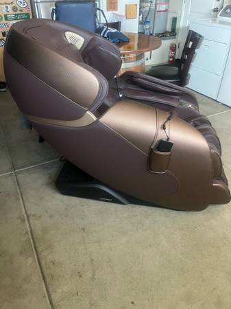 Zero Gravity  Message Chair 1