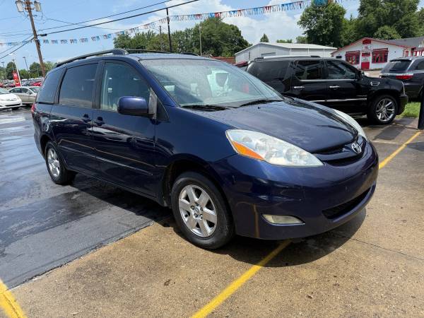 2007 Toyota Sienna XLE - $3,995 (620 s Indiana ave Sellersburg IN 47172)63654695579521123