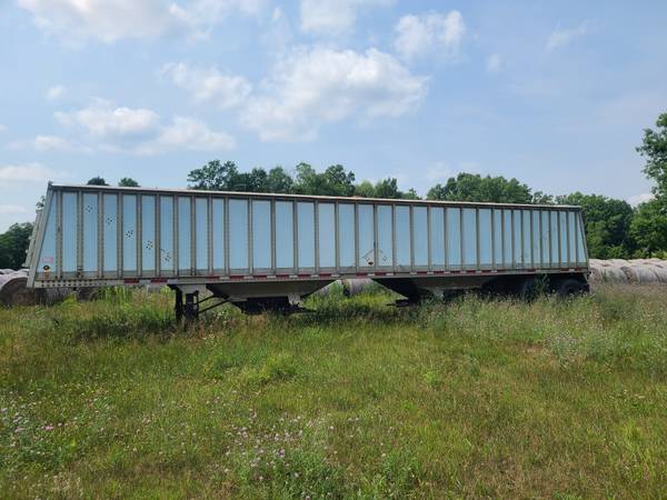 Hopper bottom trailer 1