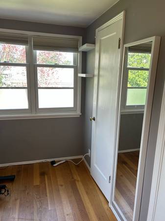 $875 / 1br - 200ft2 - Maple Leaf month-to-month lease 200sqft room by NorthGate lightrail (Seattle)63874307414147121