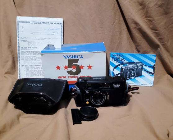 Yashica 5 Auto Focus Motor 5 Star 35 mm Camera in box 1980s 1