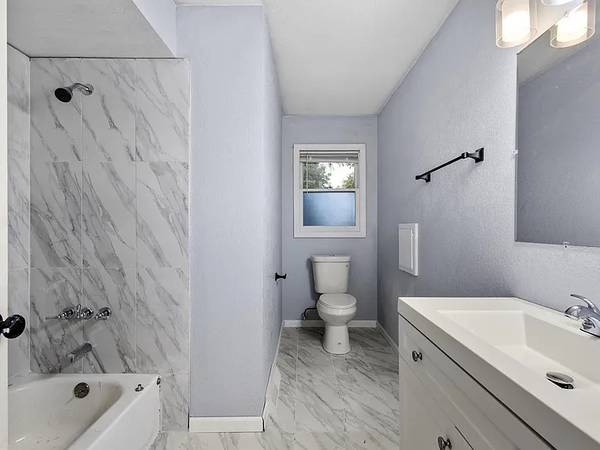 $2100.00 / 3br - Encantadora casa independiente de 3 habitaciones y 2 baños en Sturtevant, WI - $2100/mes63846717448193121