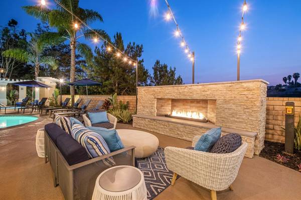 $2,853 / 2br - 998ft2 - 2 dormitorios, cerca del parque para perros, sala de fuego (11600 Compass Point Dr N, San Diego, CA)63663802566659122