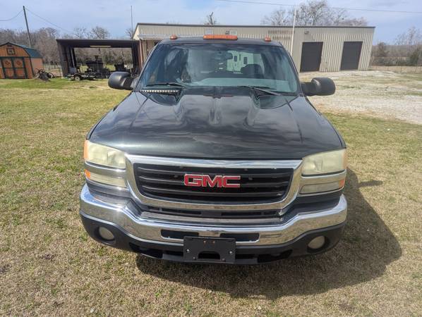 2004 GMC Sierra 3500 2 ruedas motrices (silverado,2500,1500,Yukon) - $20,000 (Millbrook al)63620450125569122