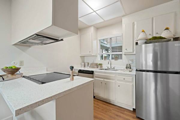 $2,300 / 1br - 585ft2 - On-site maintenance, Dishwasher, Self-Cleaning Ovens (fremont / union city / newark)63824665193987122