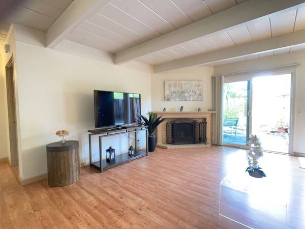 $2,850 / 1br - 700ft2 - 700 sq ft 1 bed / 1 bath with private yard available now! (palo alto)63836554271233122