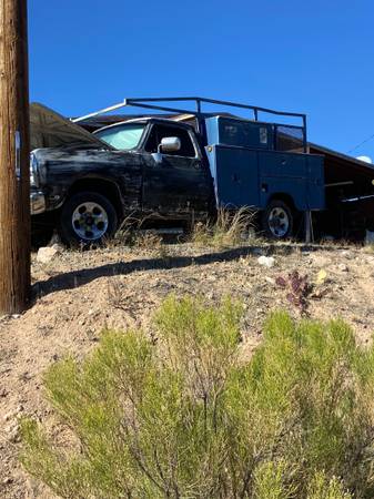 First GEN Cummins good work bed with the Tommy lift 1