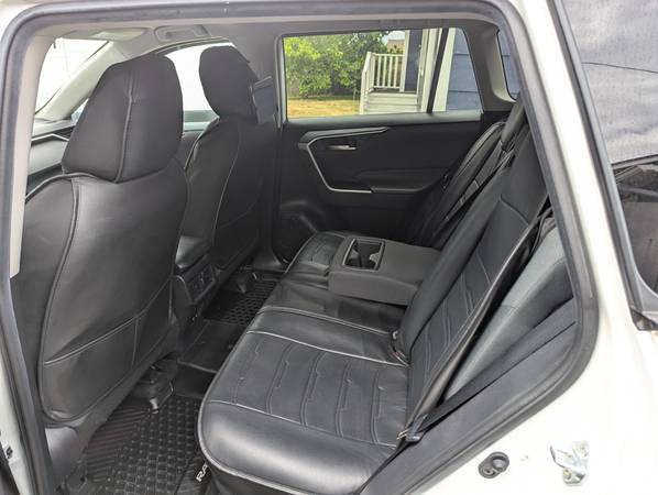 Toyota RAV4 XLE AWD - $21,800 (Seattle)63623060562049121