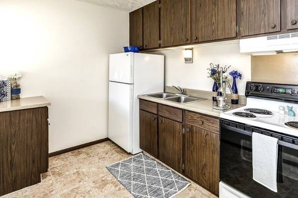 $830 / 1br - 600ft2 - 1BR – Laundry & Dog Park Onsite (10905 North Mill Court, Omaha, NE)63681606163841122