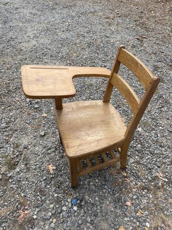 Vintage School Desk w Beautiful Design - Wood 1